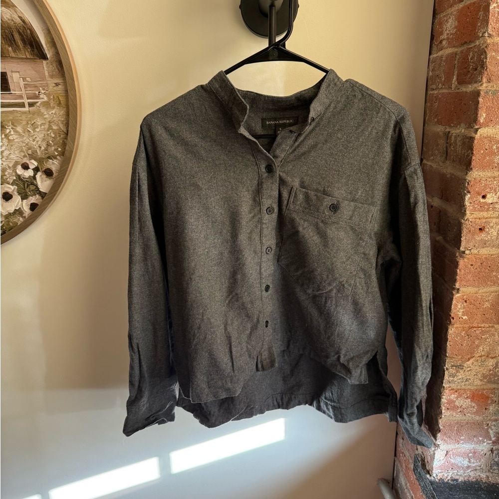Banana Republic Button-Up small